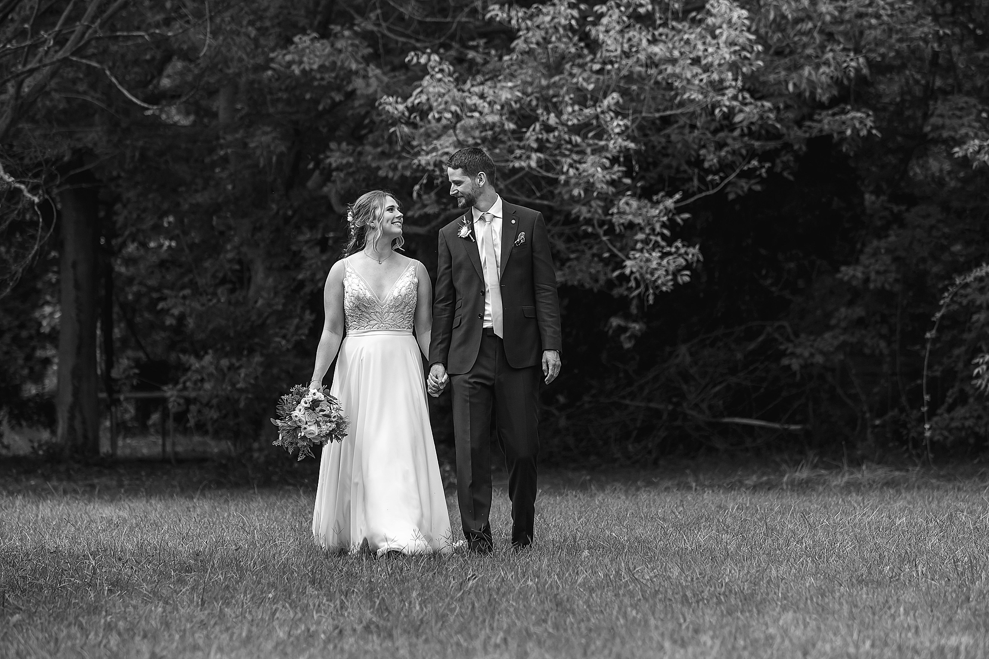 bride and groom in meadow south of France