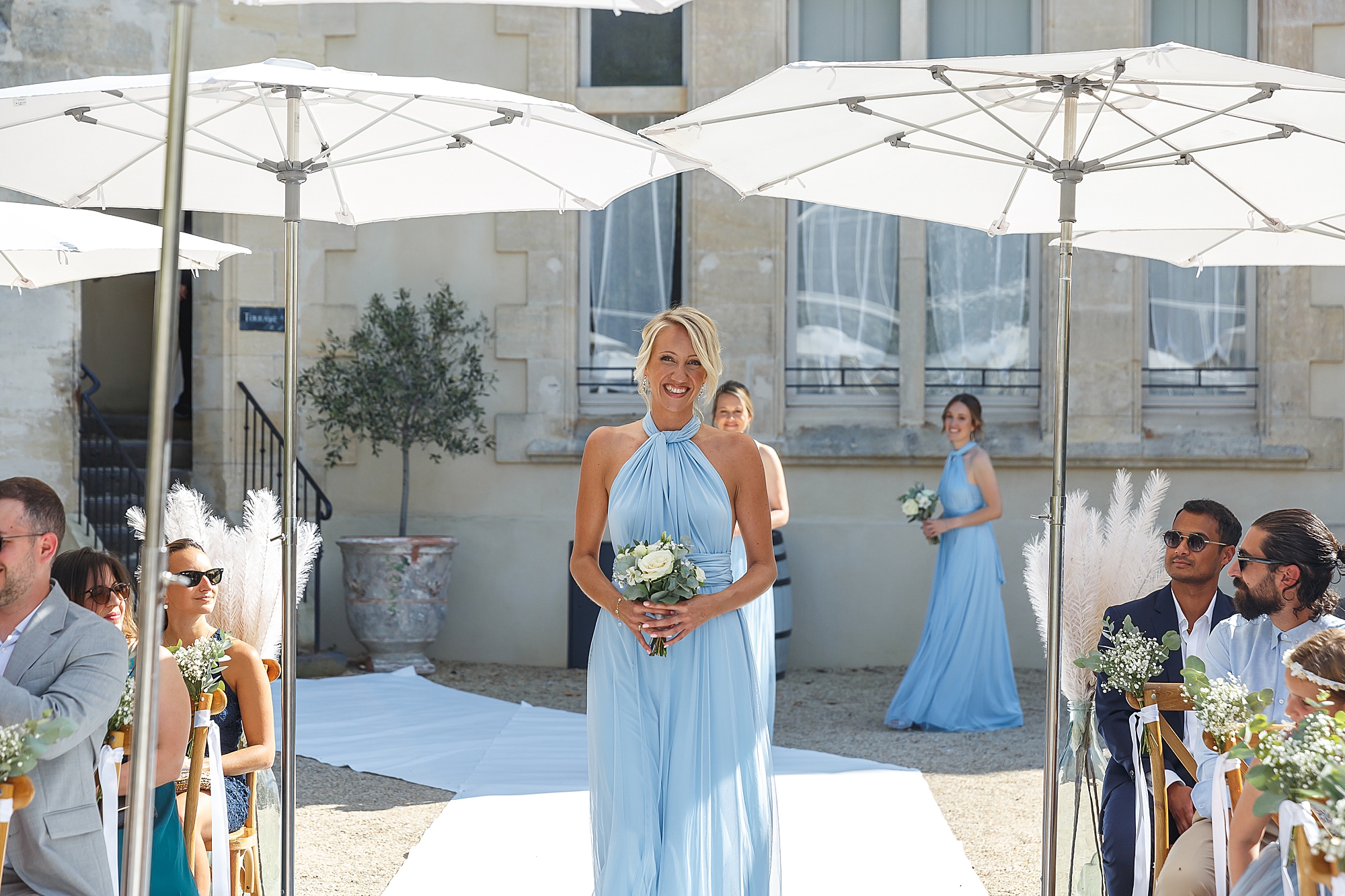 bridesmaids dressed in blue south of France
